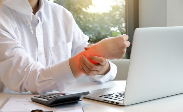 손목터널증후군으로 인한 저림